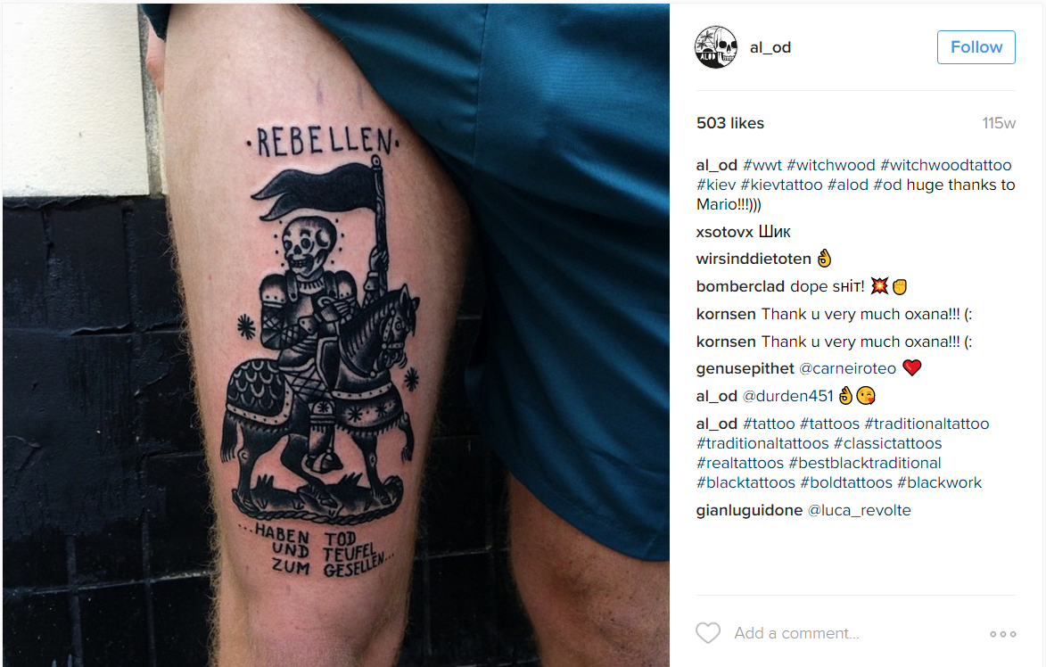 Tattoo auf Müllers rechtem Bein mit Zitat des NS Dichters Hans Baumann auf dem Instagram Profil des Tattowierers Alexey Levhsa
