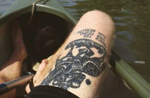 Müllers Tattoo mit Hans Baumann-Zitat auf einem facebook-Bild der Kontrakultur
